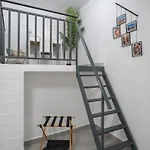 Апартаменты Historic Center - Elegant 2 Bedrooms, 2 Baths For 5 People Неаполь