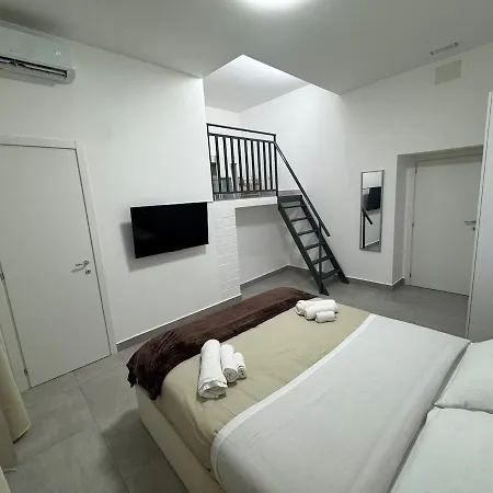 Historic Center - Elegant 2 Bedrooms, 2 Baths For 5 People Apartment