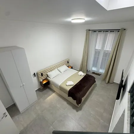Historic Center - Elegant 2 Bedrooms, 2 Baths For 5 People Naples