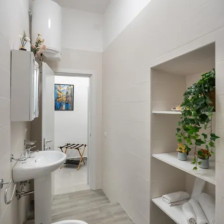 Appartement Historic Center - Elegant 2 Bedrooms, 2 Baths For 5 People