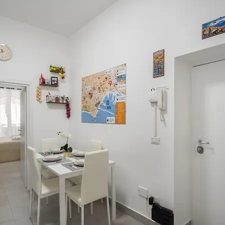Historic Center - Elegant 2 Bedrooms, 2 Baths For 5 People