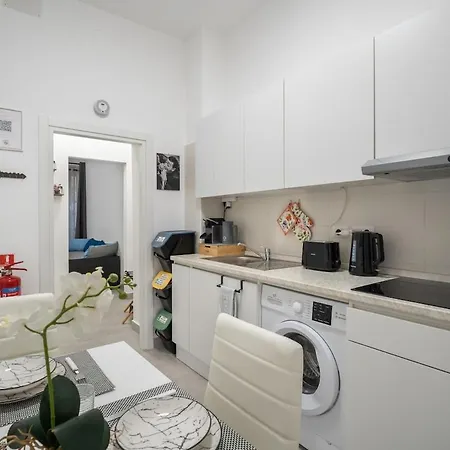 Historic Center - Elegant 2 Bedrooms, 2 Baths For 5 People Naples