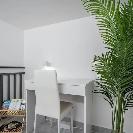 Appartement Historic Center - Elegant 2 Bedrooms, 2 Baths For 5 People